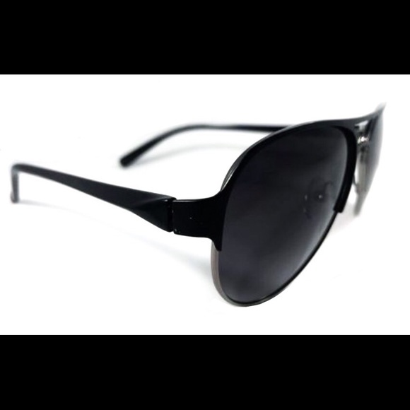 Nine West Women's sunglasses - Picture 2 of 2